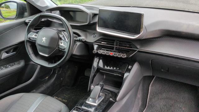 Peugeot E-208 image 2
