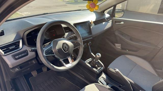 Renault Clio image 2