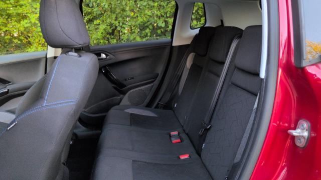Peugeot 2008 image 3