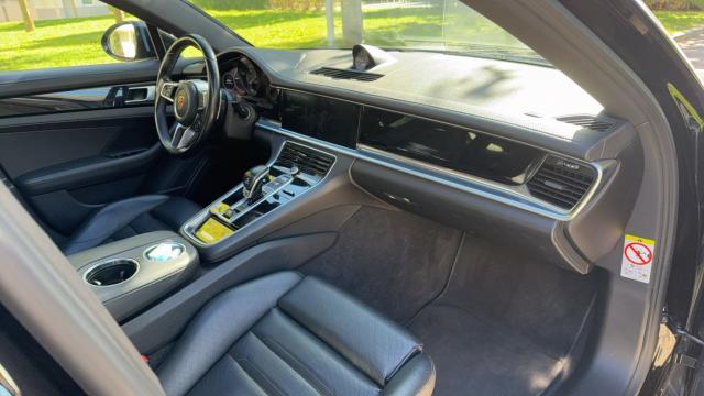 Porsche Panamera image 8