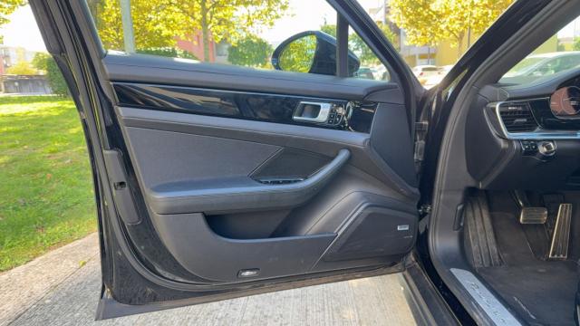 Porsche Panamera image 2