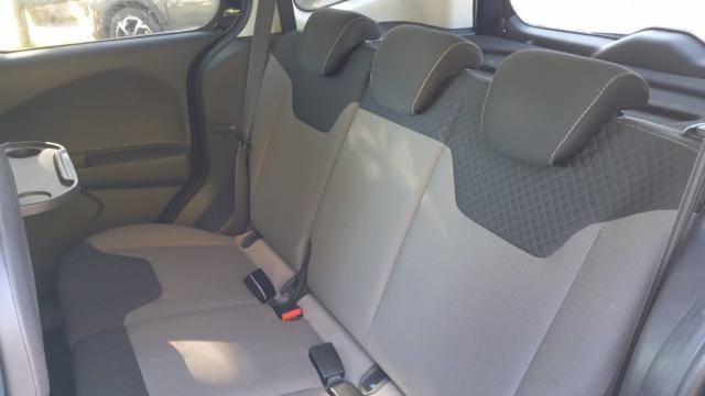 Ford Tourneo image 9