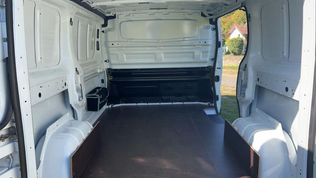 Renault Trafic image 2