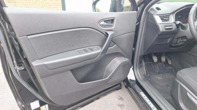 Renault Captur image 9