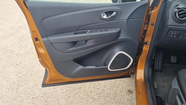 Renault Captur image 9