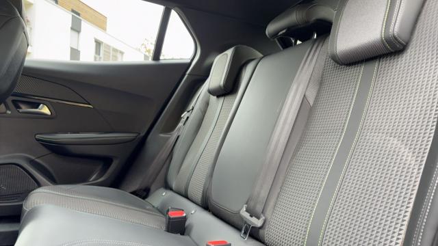 Peugeot 2008 image 2