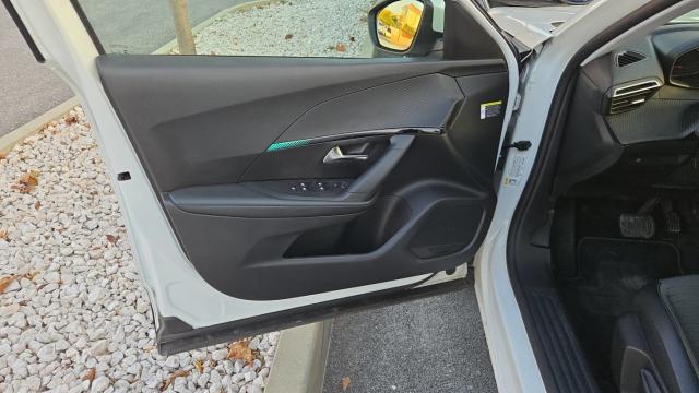 Peugeot 2008 image 1
