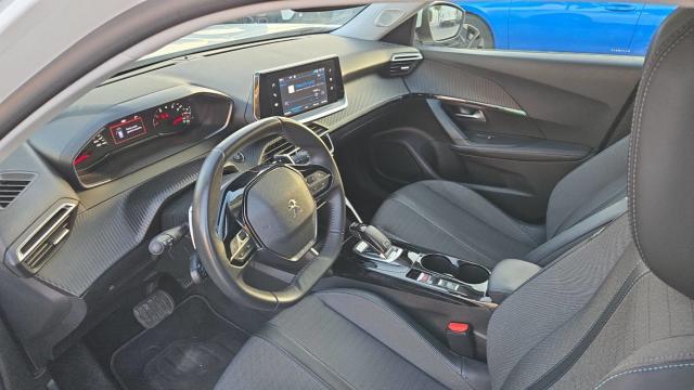 Peugeot 2008 image 3