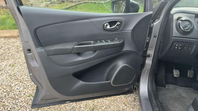 Renault Captur image 1