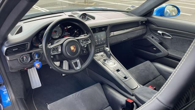 Porsche 911 image 6