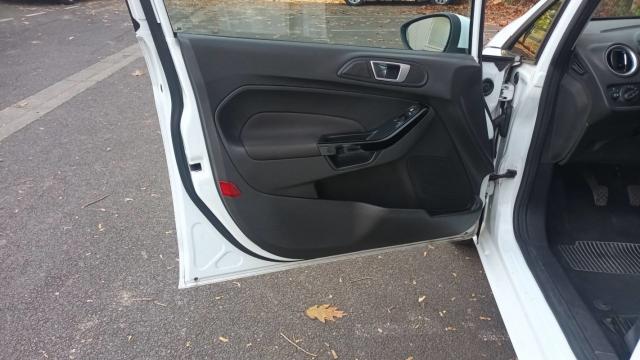 Ford Fiesta image 4