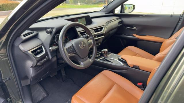 Lexus Ux image 2