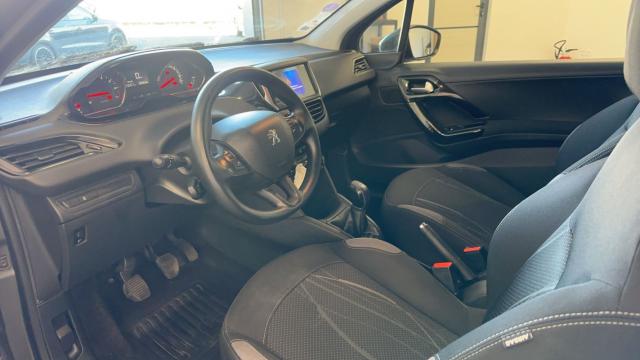 Peugeot 208 image 7