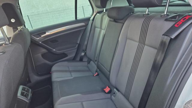 Volkswagen Golf image 7