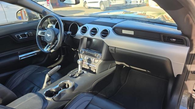Ford Mustang image 2