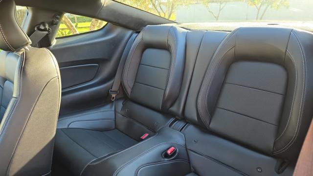 Ford Mustang image 8