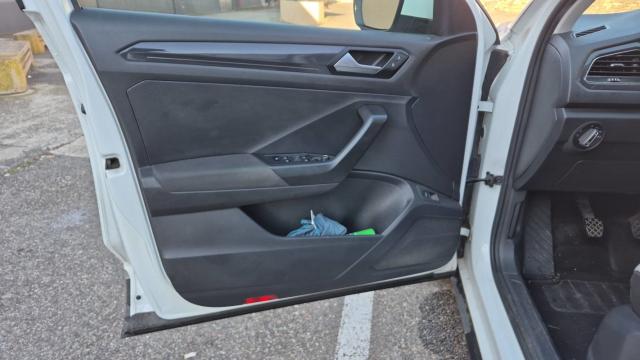 Volkswagen T-Roc image 7