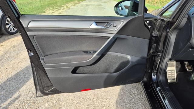 Volkswagen Golf image 9