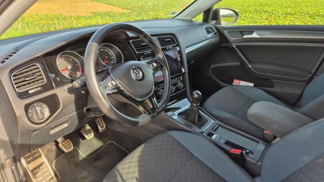 Volkswagen Golf image 8