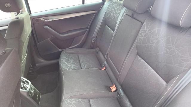 Skoda Octavia image 6