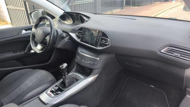 Peugeot 308 image 3