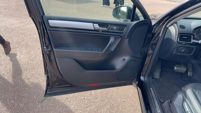 Volkswagen Touareg image 9