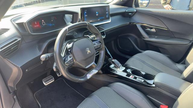 Peugeot 2008 image 2