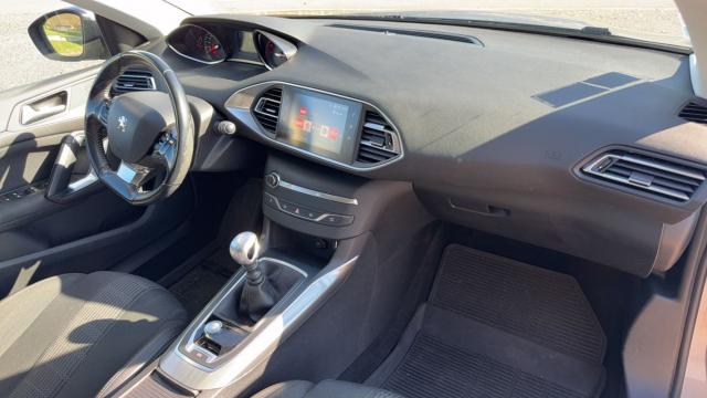 Peugeot 308 image 1