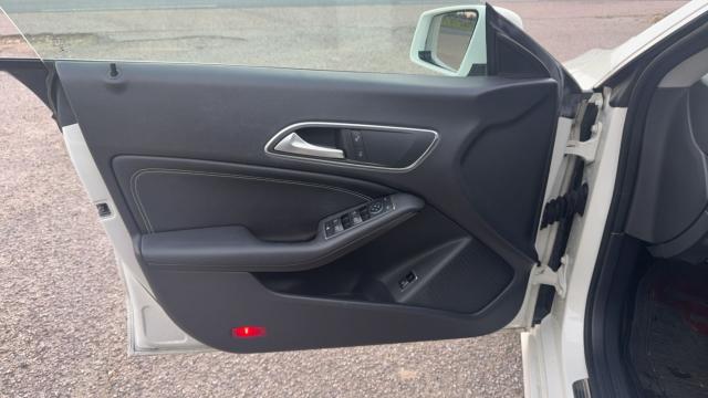 Mercedes Benz Classe Cla image 8