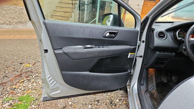 Peugeot 5008 image 4