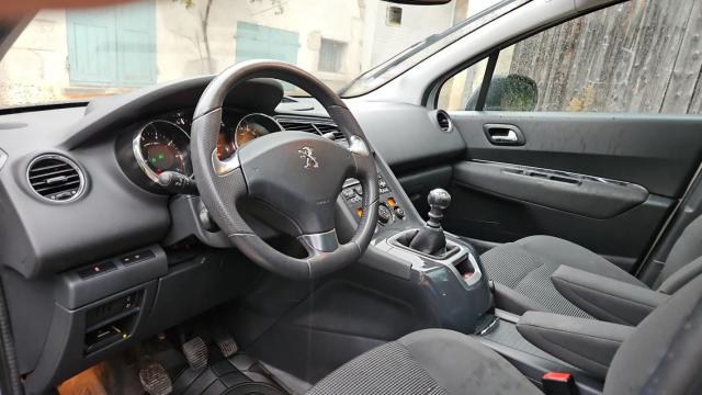 Peugeot 5008 image 3