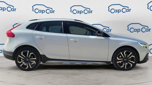 Volvo V40 Cross Country image 2