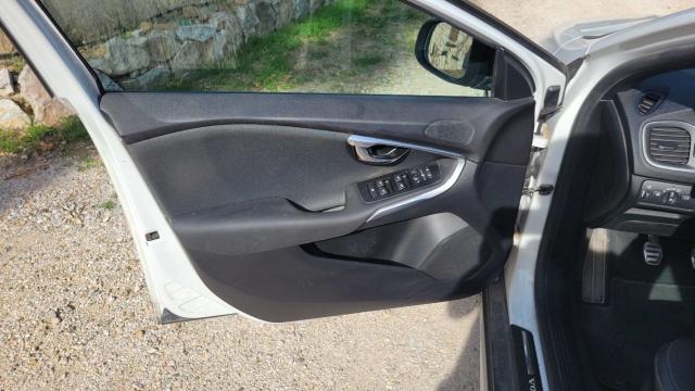 Volvo V40 Cross Country image 6