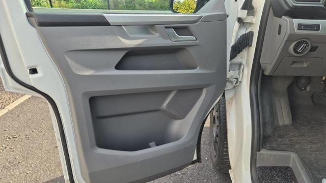 Volkswagen California image 7