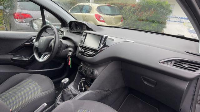 Peugeot 208 image 3