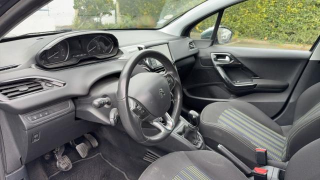 Peugeot 208 image 8