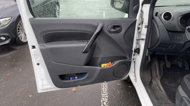 Renault Kangoo Express image 2