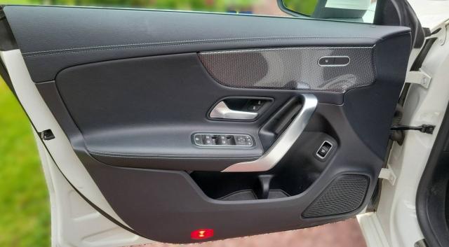 Mercedes Benz Cla Shooting Brake image 1