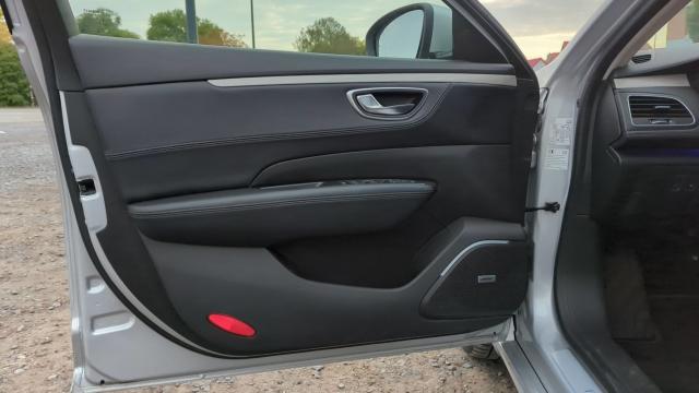 Renault Talisman Estate image 2