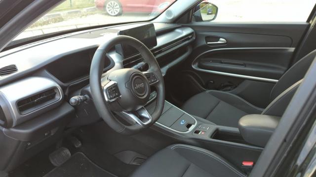 Jeep Avenger image 6