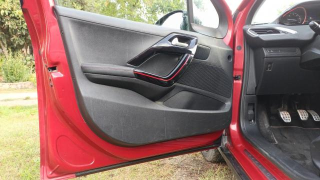 Peugeot 2008 image 1