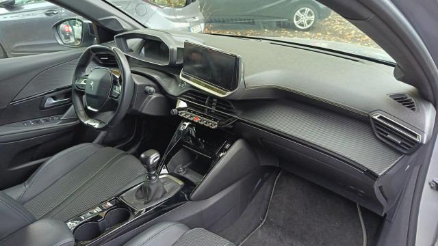 Peugeot 208 image 5