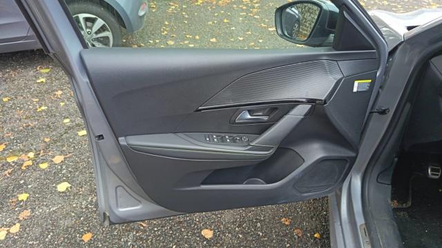 Peugeot 208 image 3