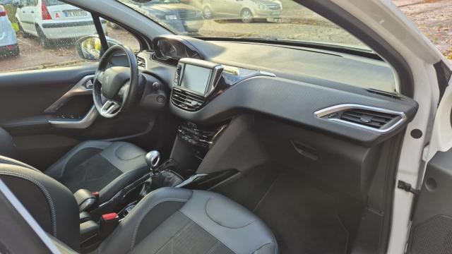 Peugeot 2008 image 3
