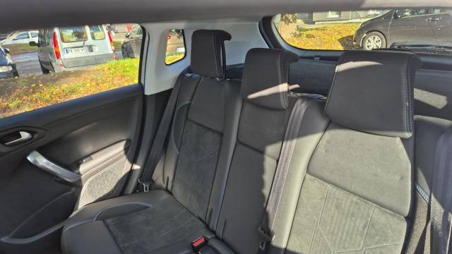 Peugeot 2008 image 8