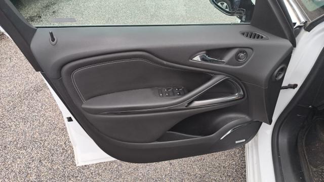 Opel Zafira Tourer image 5