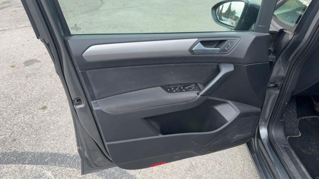 Volkswagen Touran image 8