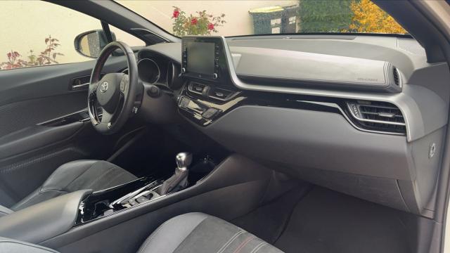Toyota C-Hr image 6