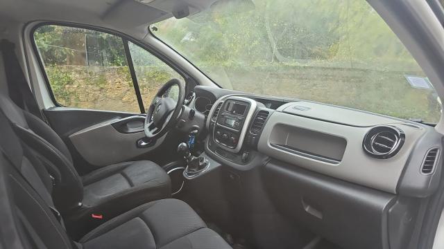 Renault Trafic image 8