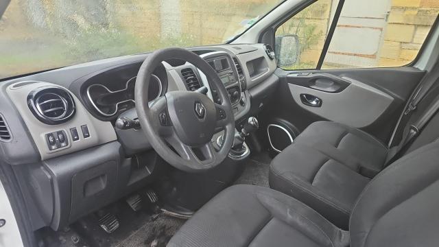 Renault Trafic image 2